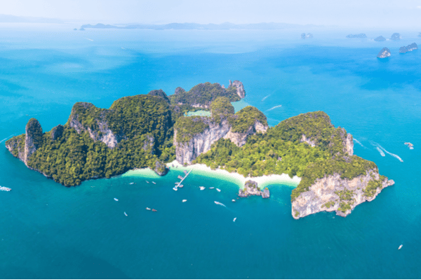 an aerial view of the hong island layout