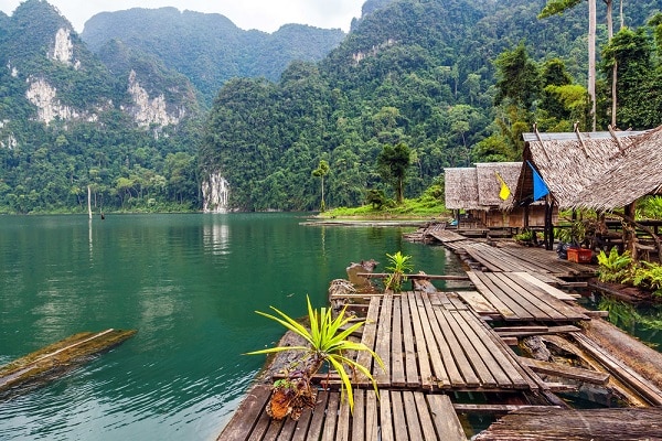 Khao Sok lake restaurant